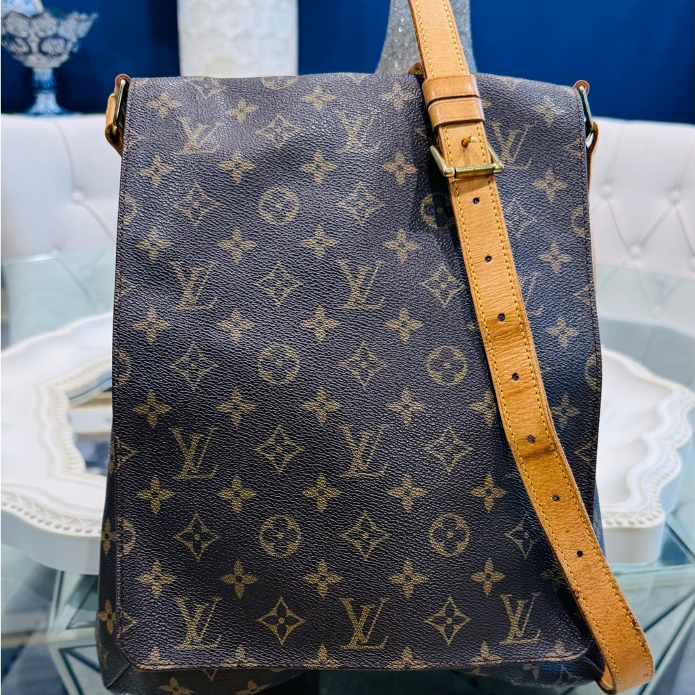 Louis Vuitton Musette Shoulder Bag in Monogram Canvas